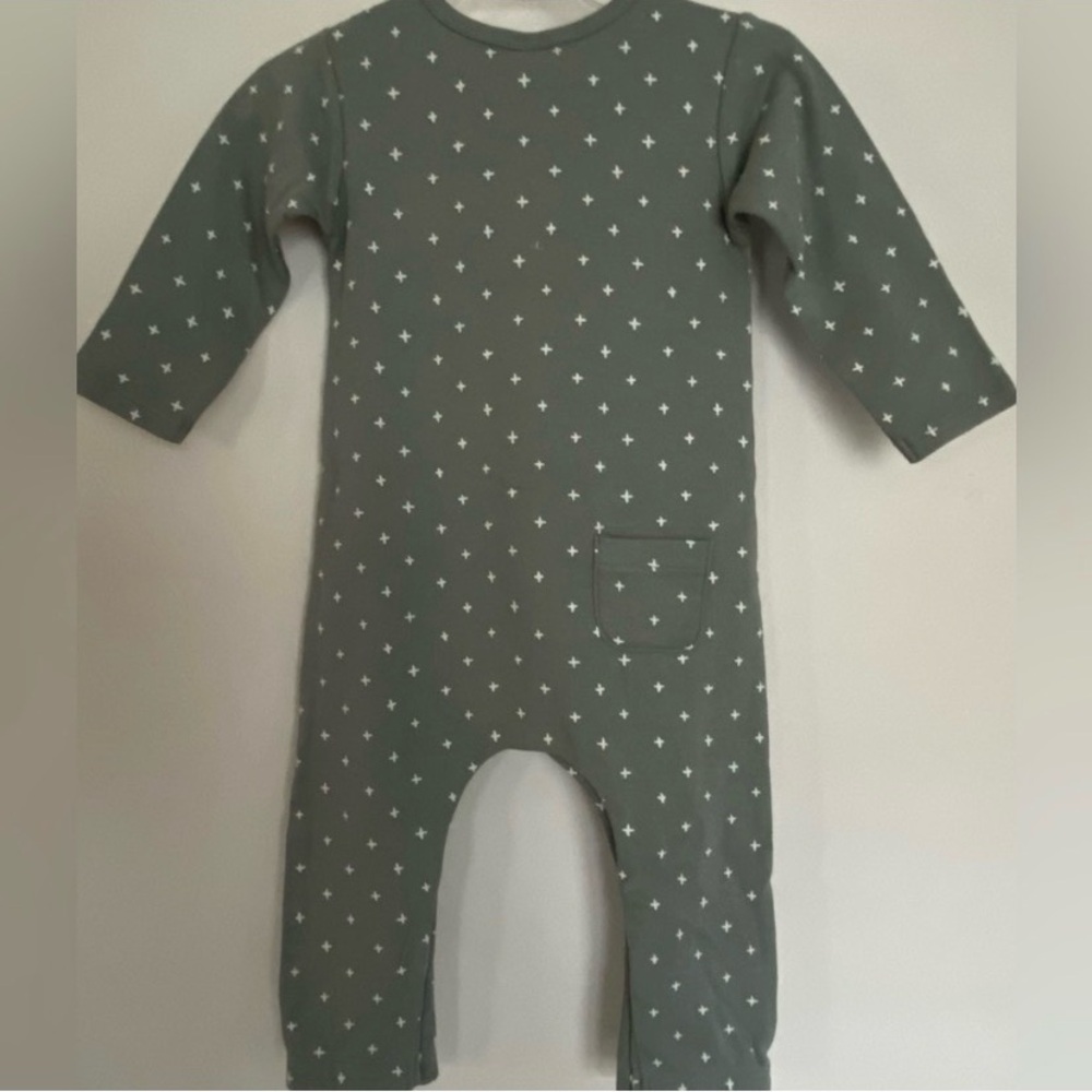 Quincy Mae Organic Cotton Romper, Sea (a Sage Green) Color, Snap Legs & Bottom - Picture 2 of 12